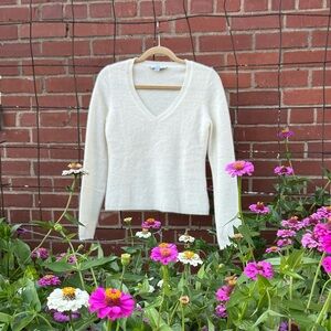 Ladies Ivory V Neck Cashmere Sweater by Caslon